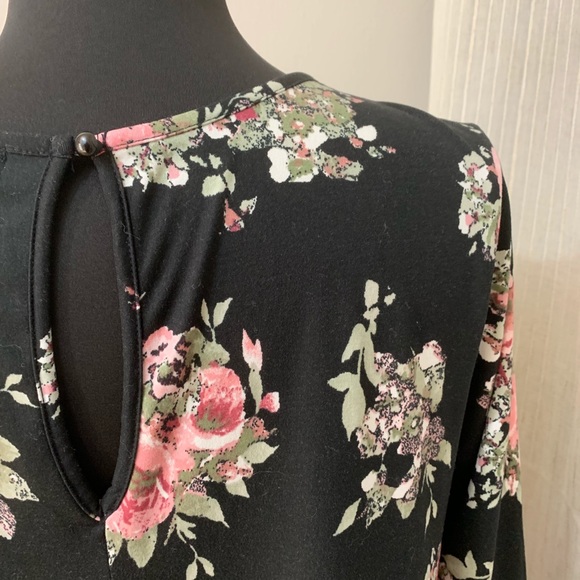 3/4 sleeve Floral Dress Size Medium - Picture 5 of 7